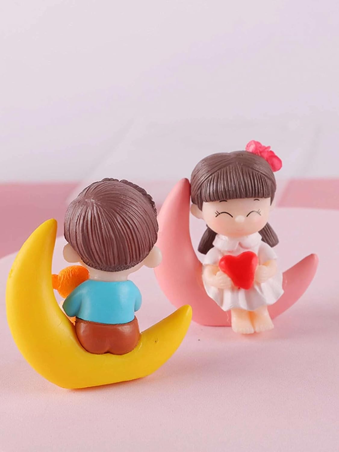 YOURKARTS.COM Decorative Couple Figurines, Garden Sculpture Set of 2, Wedding Gift, Home Decor (Couple on Moon)