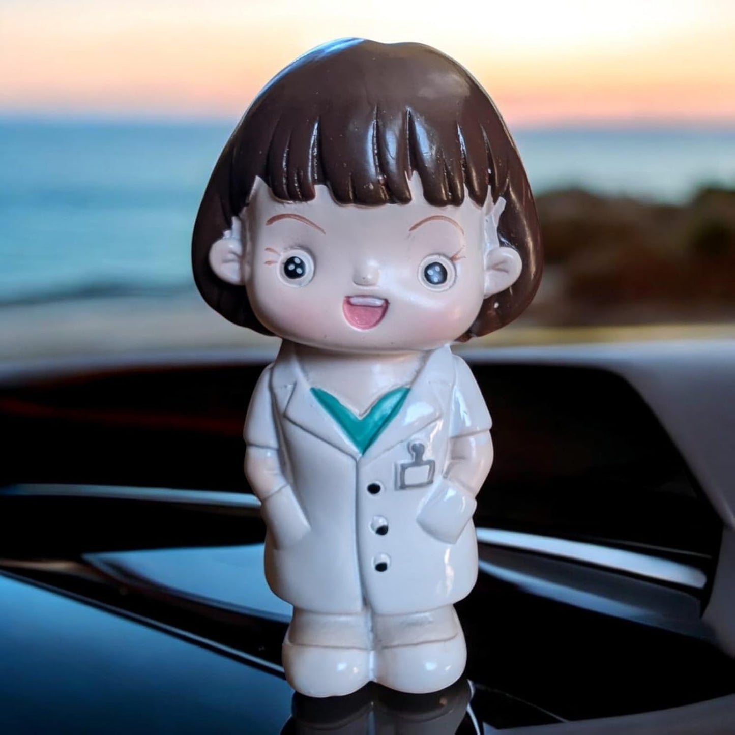 Yourkarts Small PVC Doctors Figures for Office Desk, Home Décor, Unique Decoration for Car Interiors (female)