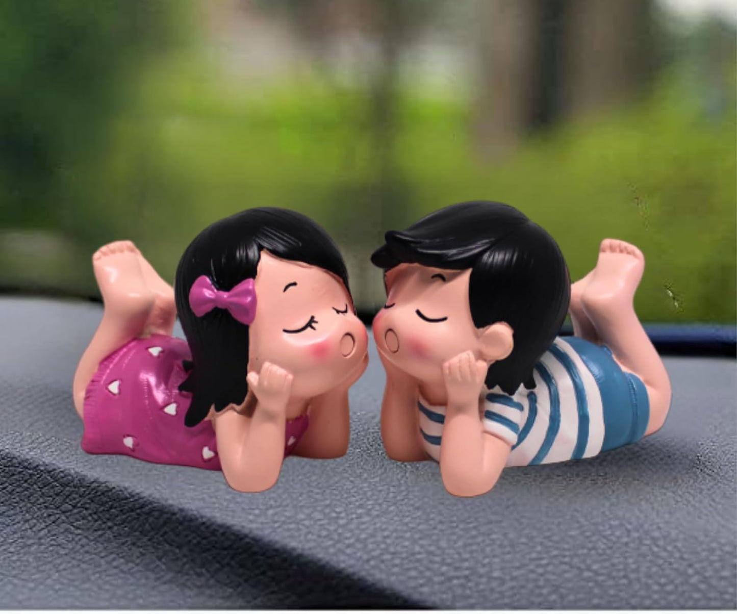 YOURKARTS.COM Cute Couple Universal Anti-Slip Car Dashboard Pad - Multi-Color Sticky Rubber Pad with Superior Grip Technology (Cute Couple)