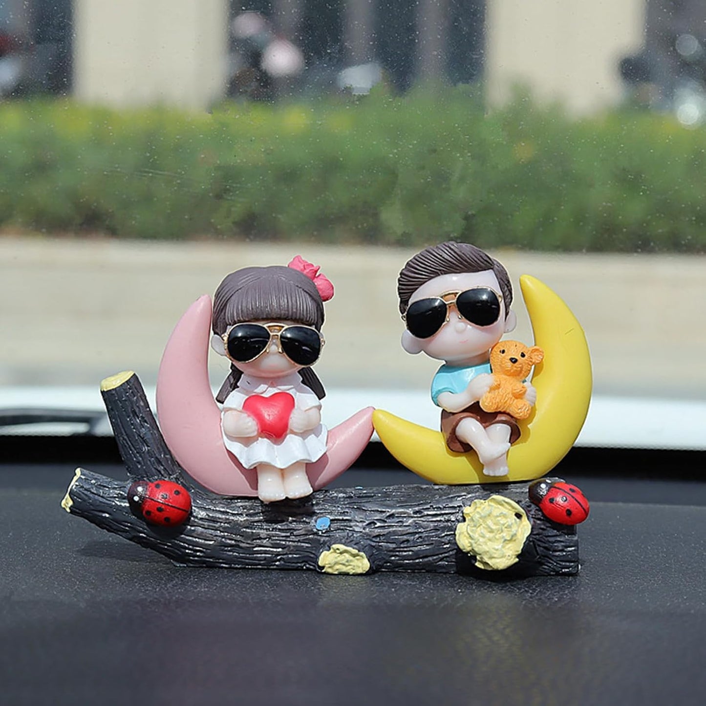 YOURKARTS.COM Decorative Figurine, Couple on Moon and Heart Shaped Bench, 15 cm (Couple on Moon)