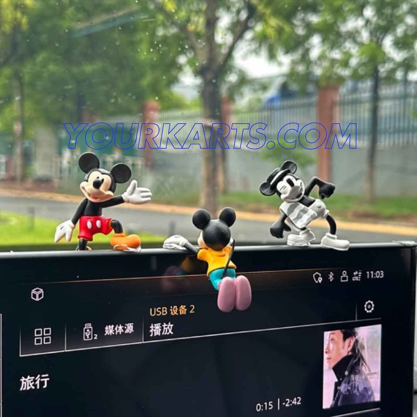 YOURKARTS.COM Mickey Mouse Car Dashboard Decorative Figurines Set, 3 Pieces, Black and Red