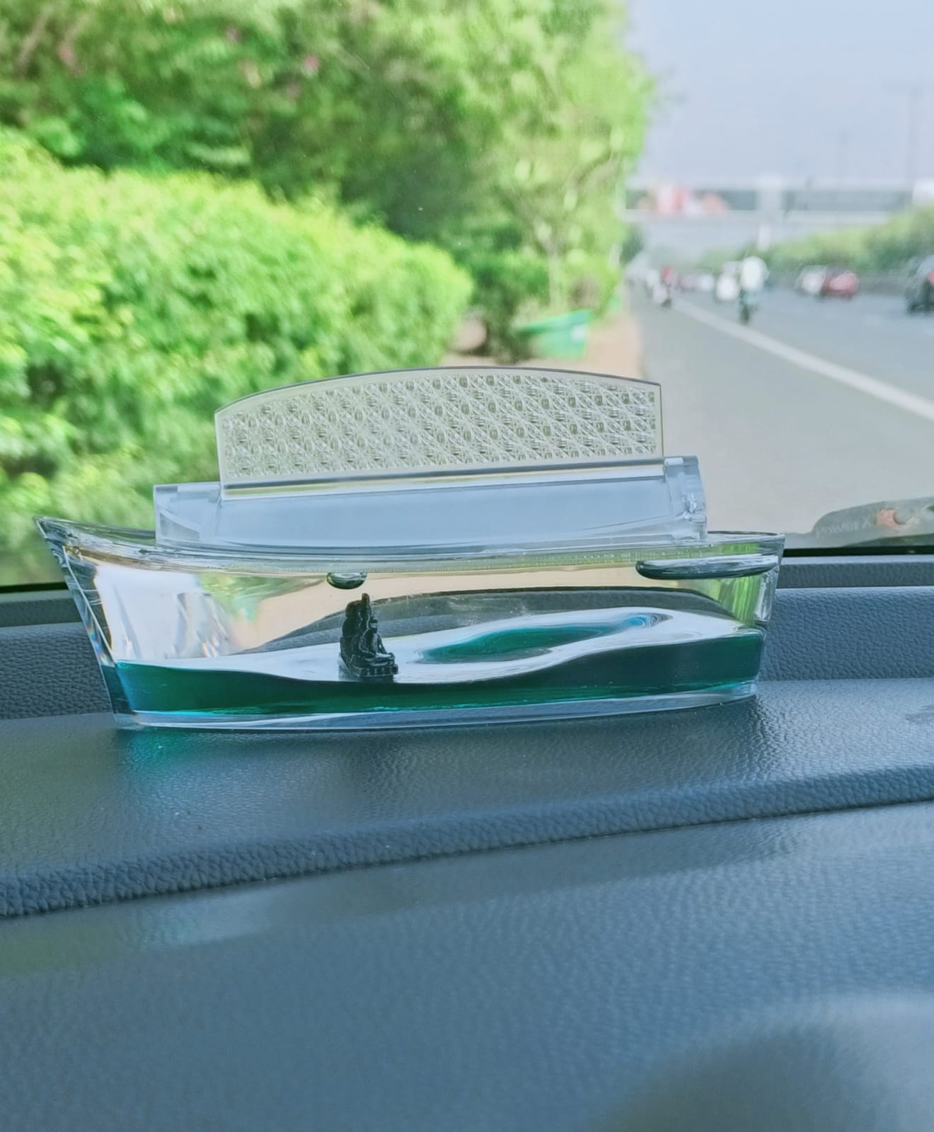 YOURKARTS.COM Car Liquid Wave Floating Ship Car Interior Dashboard Decorative Showpiece for Car Dashboard, Paperweight, Home Decor Decoration & Gift