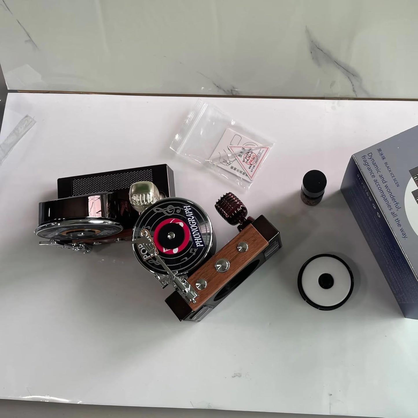 YOURKARTS.COM Solar Rotating Phonograph Car Perfume Retro Style Aromatherapy Dashboard Decoration, Auto Diffuser for Long-Lasting Freshness | car Accessories 2025 (Solar Gramophone, Rich Cologne)