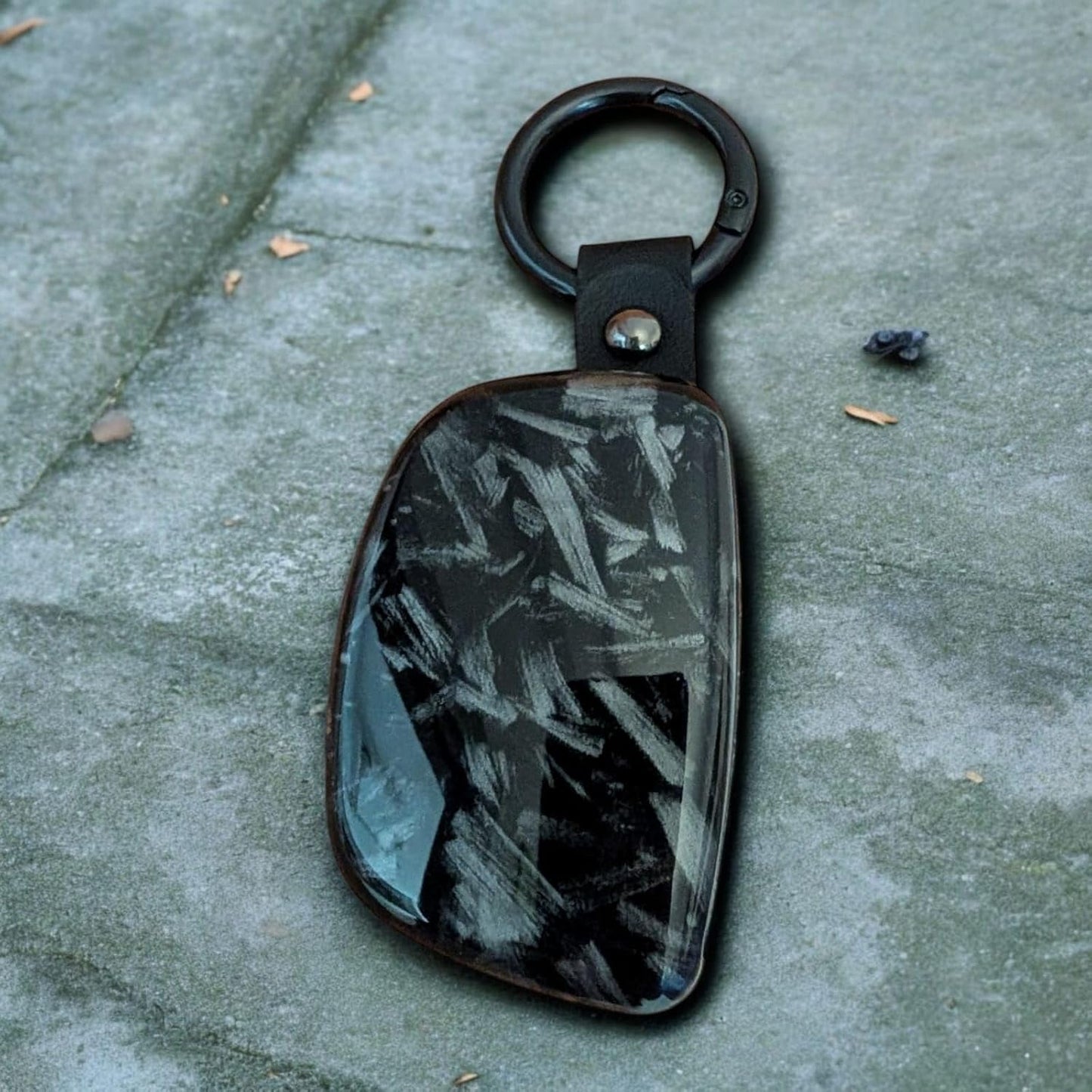 YOURKARTS.COM Car Key Cover Premium Carbon A+ Design – Compatible with Hyundai Grand i10 NIOS, Venue, i20, Aura, Creta 3 Button Smart Keycover with Keychain Flip Key Shell Case Holder Protector