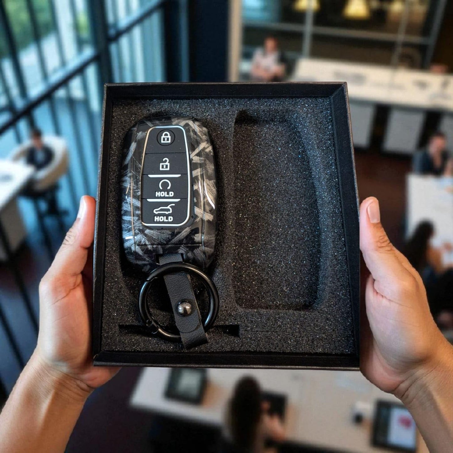 YOURKARTS.COM Car Key Cover Premium Design – Compatible with Kia Car Keys for Kia Seltos, Carens, Sonet - 4 Button Smart Key