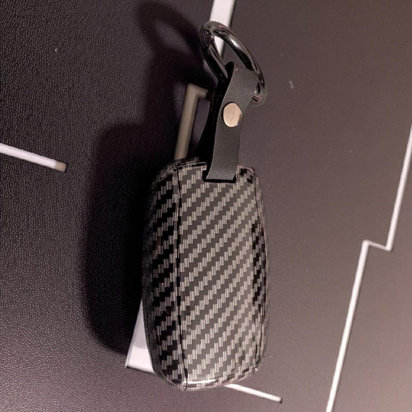 YOURKARTS.COM Car Key Cover Premium Design – Compatible with Kia Car Keys for Kia Seltos, Carens, Sonet - 4 Button Smart Key