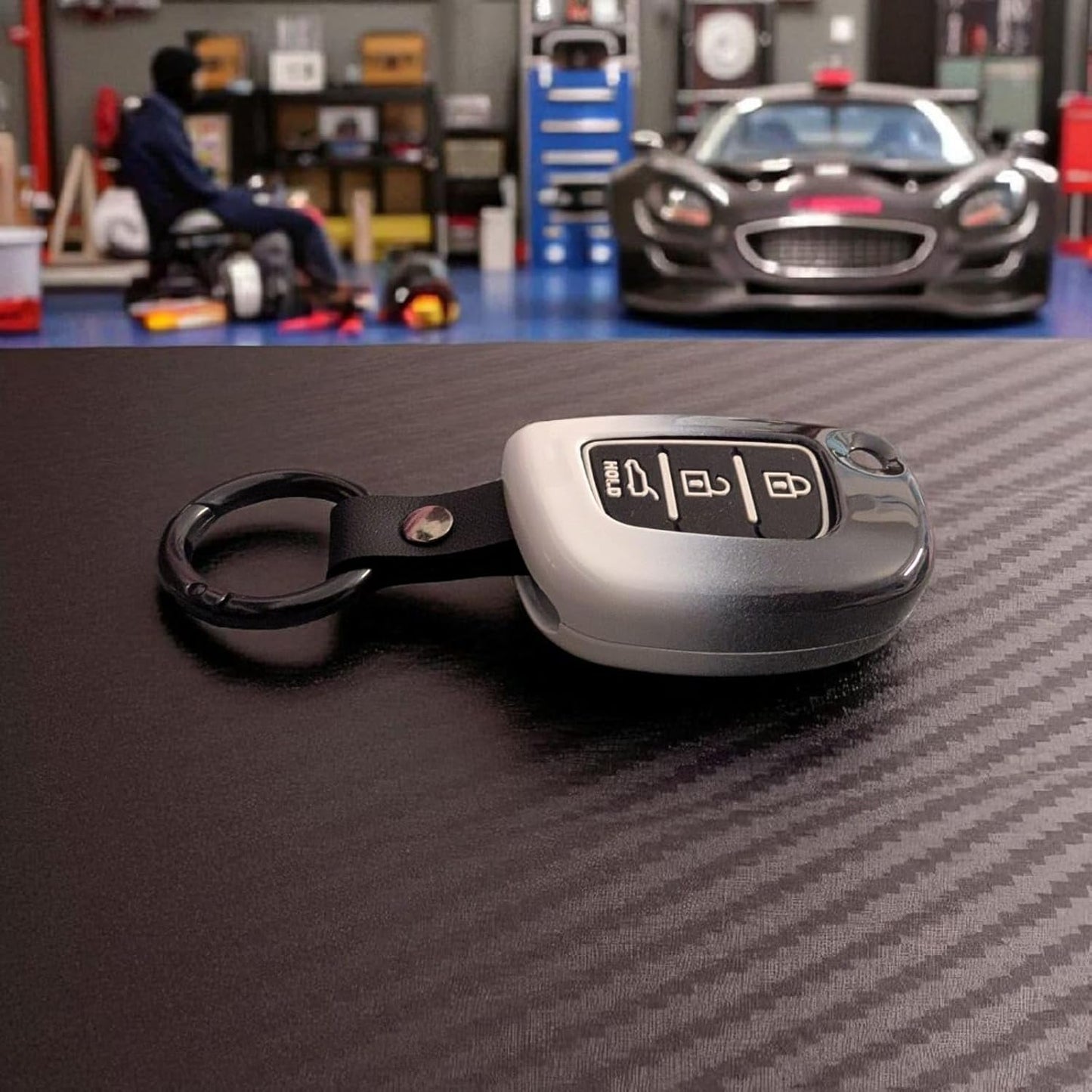 YOURKARTS.COM Car Key Cover Premium Carbon A+ Design – Compatible with Hyundai Grand i10 NIOS, Venue, i20, Aura, Creta 3 Button Smart Key Cover with Keychain Flip Key Shell (Shade)