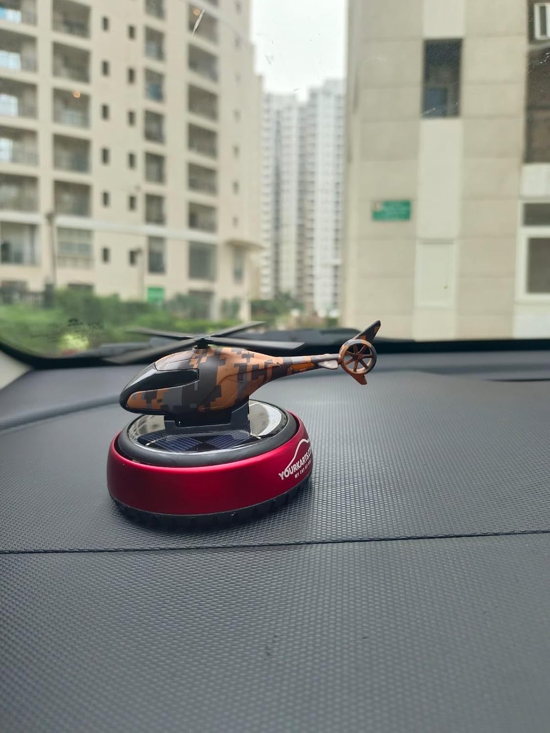 YOURKARTS.COM Solar Helicopter Shape Car Air Freshener (Red) – Essential Oil Diffuser for Dashboard, Office Table & Home Interiors car Accessories 2025