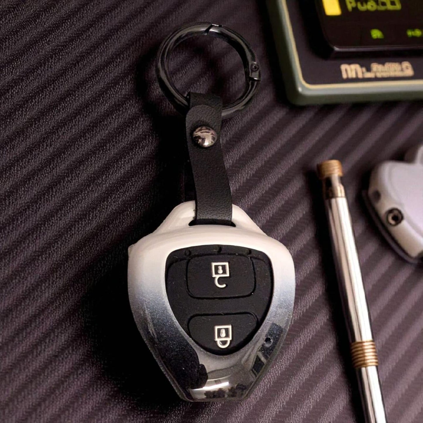 YOURKARTS.COM Car Key Cover Premium Carbon Pro Design Compatible with Old Toyota Innova | Fortuner | Corolla | Camry