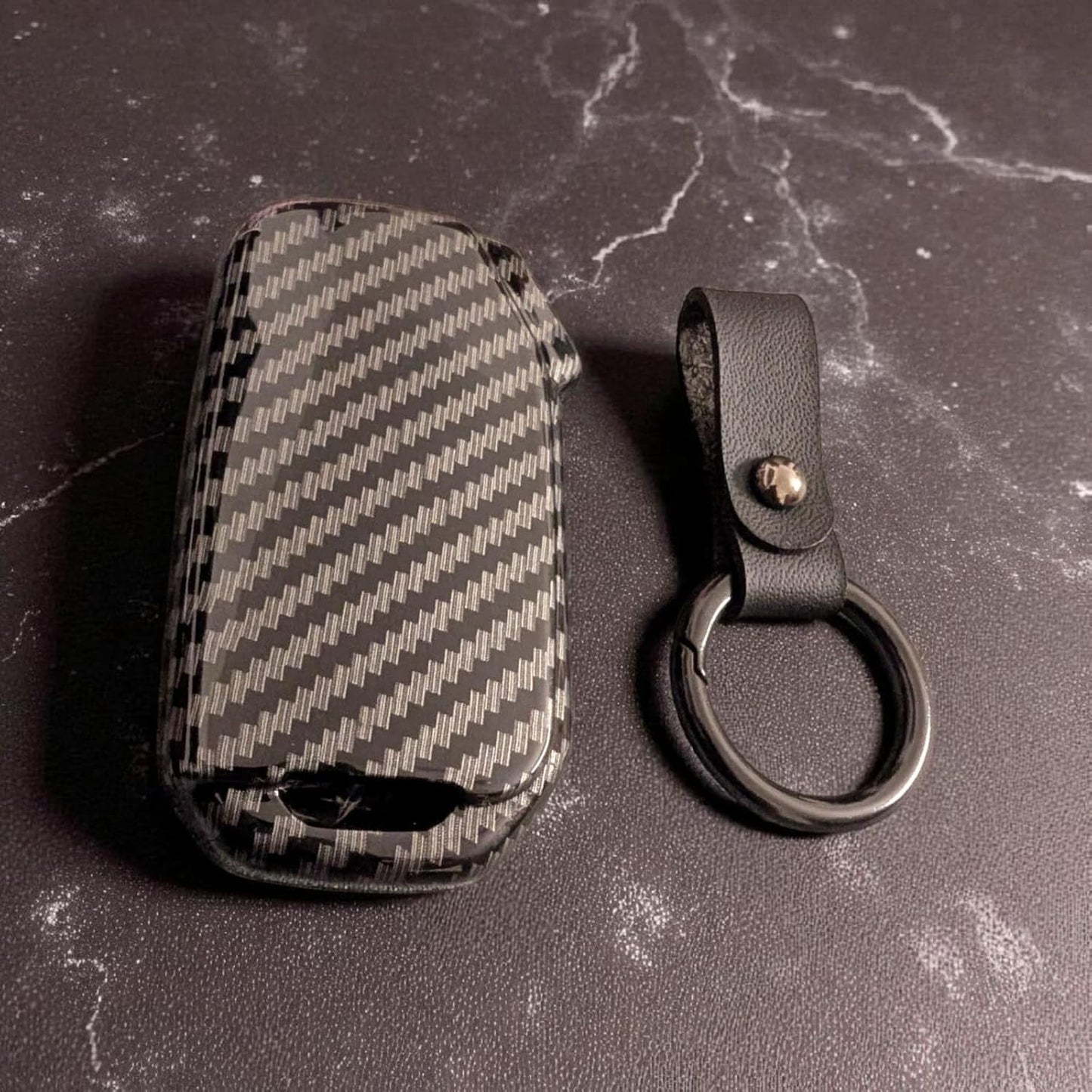 YOURKARTS.COM Car Key Cover Premium Design –Compatible with Kia Seltos 2024 2023 Facelift HTX | Carens Clavis X Line | Sonet Facelift 4 Button Smart Key - Black (Carbon Strip)